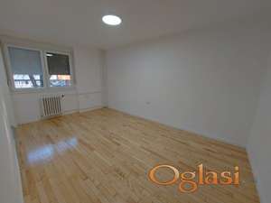 Prodajem dvoiposoban stan Novi Sad-Rotkvarija