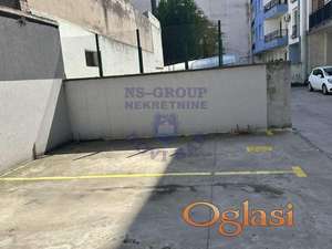 Izdaje se parking mesto na odličnoj lokaciji.