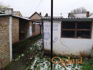 Top lokacija, za investitore. P+1+PK. Tri stambene jedinice+tri garaže.