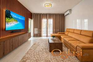 Kuća na Podima, Herceg Novi – 91 m², dvorište 325 m² i panoramski pogled na more