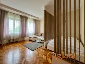 Mirna ulica u strogom centru – prostran jednosoban stan, 39 m²