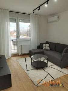  PRELEP DVOSOBAN STAN SA PARKINGOM U PETROVARADINU