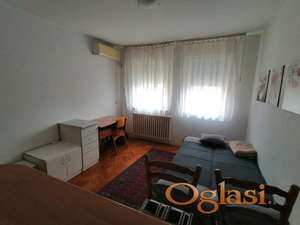 DOBRA GARSONJERA NA BULEVARU OSLOBODJENJA