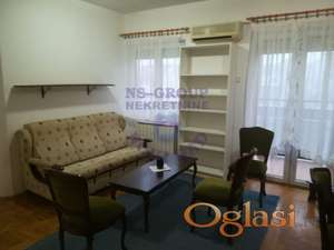 Dvosoban stan u blizini Železničke stanice.