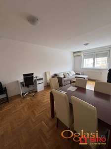 STAN NA NOVOJ DETELINARI – 48 m², TERASA, LIFT I OSTAVA