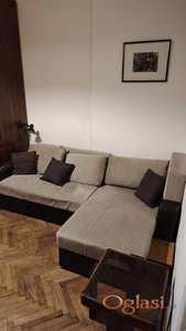 Garsonjera, Vukov spomenik