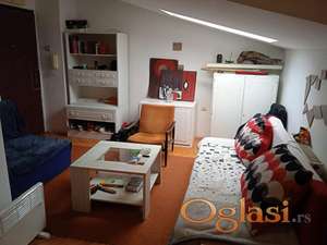 Na prodaju garsonjera