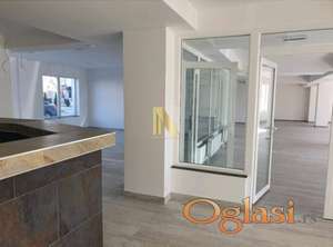 Lokal na izuzetnoj lokaciji - Nova Pazova