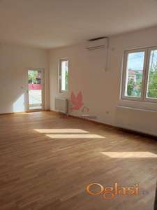 Veliki funkcionalan neuseljen stan - upotrebna, Mladenovac #3s546 #1732