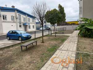 Četvorosoban stan! Veternička Rampa! Gratis parking mesto i ostava!