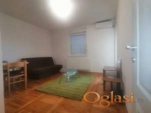 Namešten dvosoban stan, gas grejanje - Bul. Patrijarha Pavla