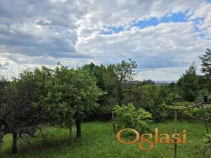 Plac sa objektom na atraktivnoj lokaciji