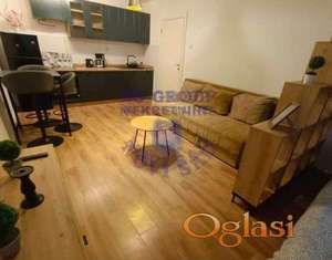 zdaje se prelepa, izuzetno prijatna i pažljivo uređena garsonjera od 29 m² na atraktivnoj lokaciji na Bulevaru oslobođenja.