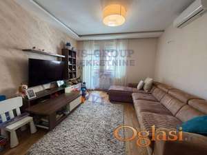 Trosoban stan na odlicnoj lokaciji