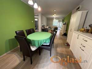 Novo Naselje, stan u zgradi od crvene fasadne cigle!