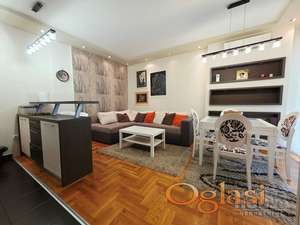STAN - NOVI SAD - CENTAR - 40m2 - 153000 evra