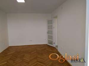 PRAZAN JEDNOSOBAN PET FRIENDLY STAN NA BULEVARU OSLOBOĐENJA