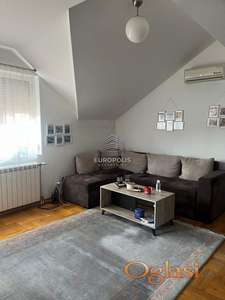 Kompletno namešten 2.0 stan sa zatvorenom garažom ID#9803