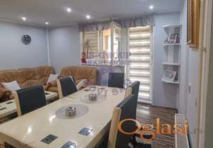 Sjajna spratna kuća