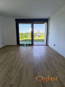 Sremska Kamenica 106 m2 nov jedinstven stan sa sopstvenim dvorištem i prelepim pogledom 