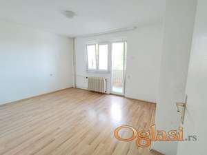 NOVI SAD - STANICA - 40m2 - 280 evra