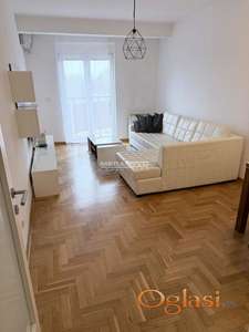 Bežanijska kosa II, odmah useljv, nov