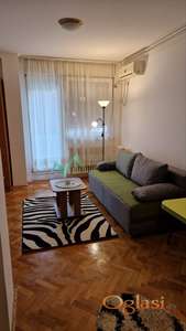 Izdaje se jednosoban stan na Grbavici 