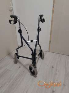 Hodalica/šetaloca/rolator sa tri točka