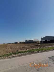 Plac za halu,magacin uz asfaltni put