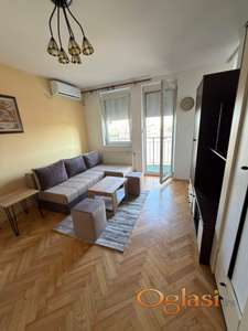 ODMAH USELJIV JEDNOSOBAN STAN U KISAČKOJ