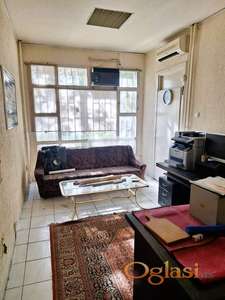 Čukarička padina, Mladena Mitrića, 61m2, lokal