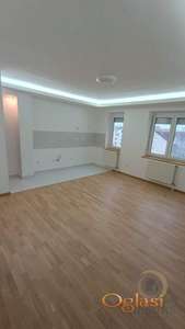 DVOIPOSOBAN RENOVIRAN STAN, GRBAVICA