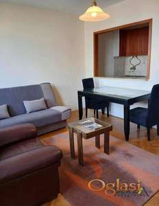  KOMPLETNO NAMEŠTEN DVOSOBAN STAN - BULEVAR, KOD FUTOŠKE PIJACE