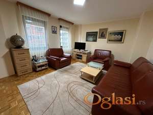 Velik dvosoban stan u Narodnog Fronta!