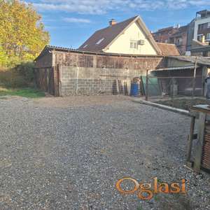 Izdajem parking mesto