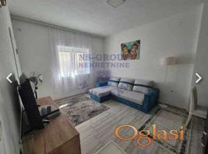 Komplet nameštena garsonjera u Veterniku