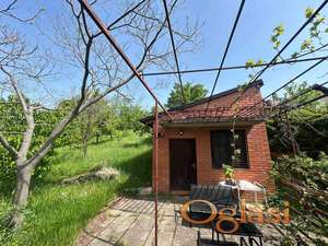 Fenomenalna vikendica na prelepom placu!