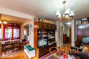 Stan u blizini Pravnog fakulteta, 2.5, 77 m2