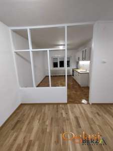 KOMPLETNO RENOVIRAN DVOIPOSOBAN STAN KOD SAJMA