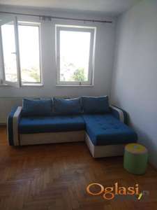  NAMEŠTEN DVOSOBAN STAN NA BULEVARU PATRIJARHA PAVLA