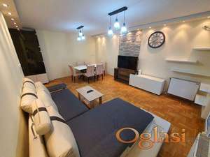 Odličan trosoban stan na Novoj Detelinari!