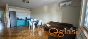 LEP STAN ,ODLIČNA LOKACIJA