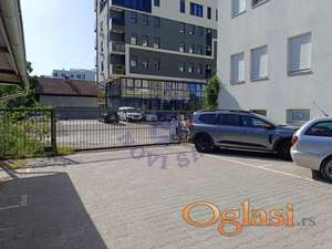 Savrsena parking prilika u Somborskoj ulici.