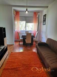 Iznajmljujem garsonjeru na Grbavici