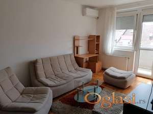 LEP,SVETAO JEDNOIPOSOBAN STAN NA NOVOJ DETELINARI 350 EVRA