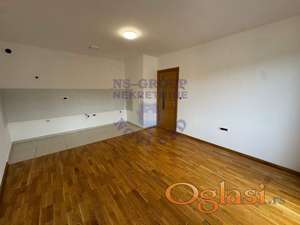 Trosoban u centru Petrovaradina