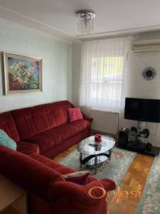 Dvosoban stan sa parking mestom - Grbavica, Miše Dimitrijevića