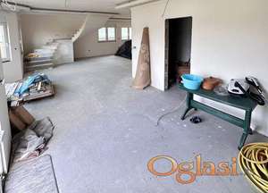 Odlična spratna kuća u Centru Žablja - 304m2!