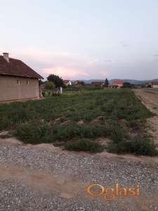 Gradjevinski plac 565 m2 , pored njega 563 m2  se prodaje