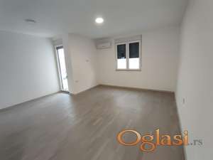 NOV NENAMEŠTEN ČETVOROSOBAN STAN NA  ALIBEGOVCU U NOVOM KOMPLEKSU-HOLYWOOD HILL-400 EVRA